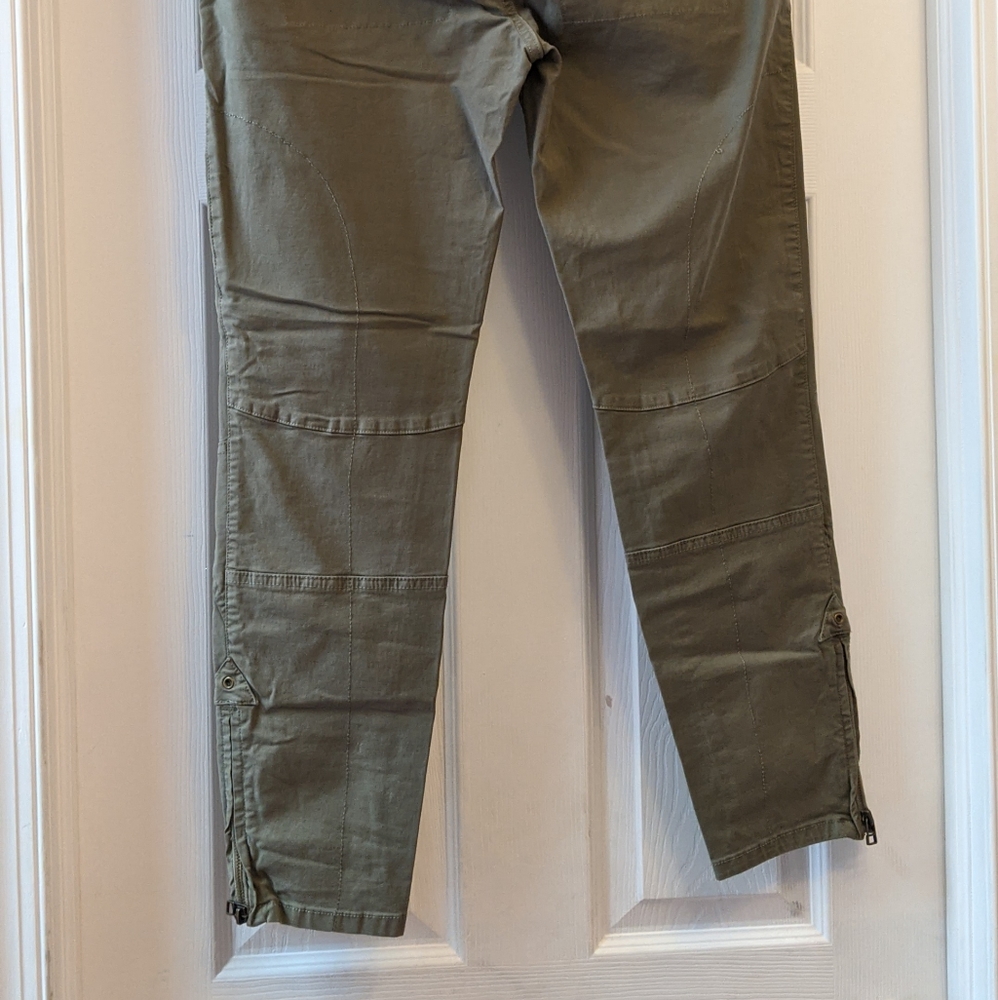 Joe's Jeans Olive Cropped Pants - Picture 10 of 11